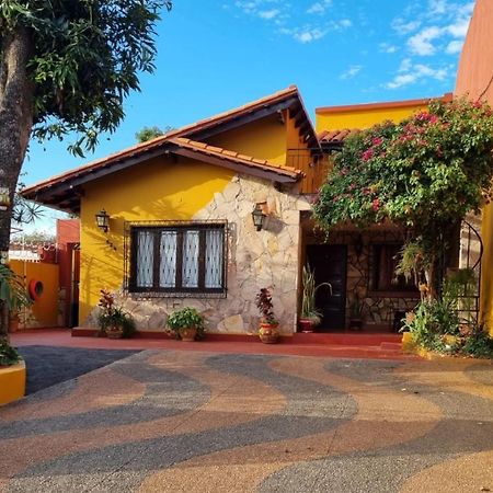 Hostal Mi Lugar Vintage أسونسيون المظهر الخارجي الصورة